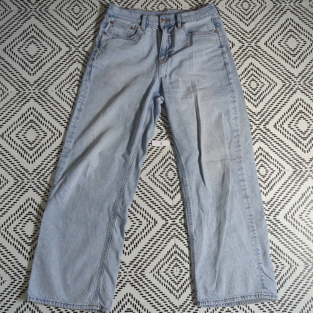 American Eagle Straight Leg Jeans
